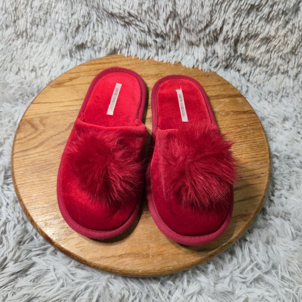Victoria’s Secret Red Fuzzy Pom-Pom Slippers Womens Sz Large US 9-10 Retro Comfy